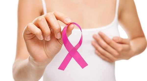 Nếu đang mắc ung thư vú không nên cấy que tránh thai