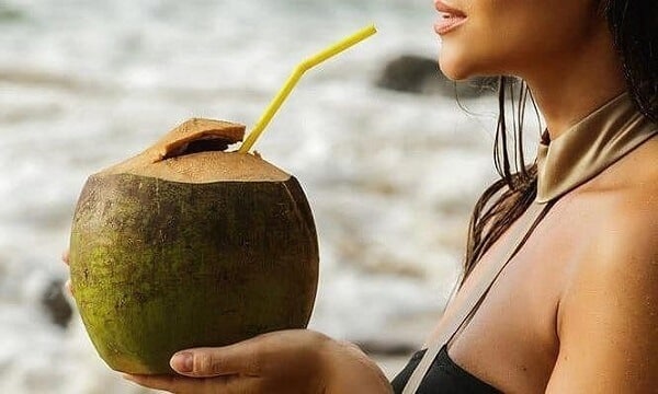 Nước dừa có nhiều công dụng mà bạn không ngờ tới