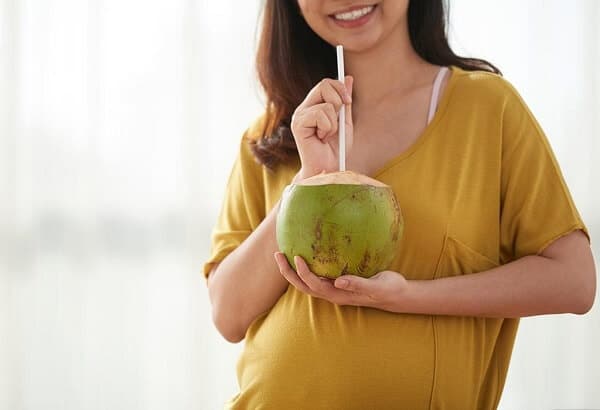 Vì sao uống nước dừa sau khi quan hệ lại được tin rằng có tác dụng tránh thai hiệu quả?