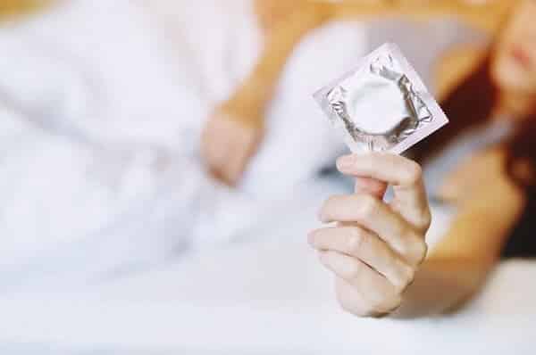 Bao cao su có thể ngăn ngừa bệnh lây truyền qua đường tình dục và mang thai